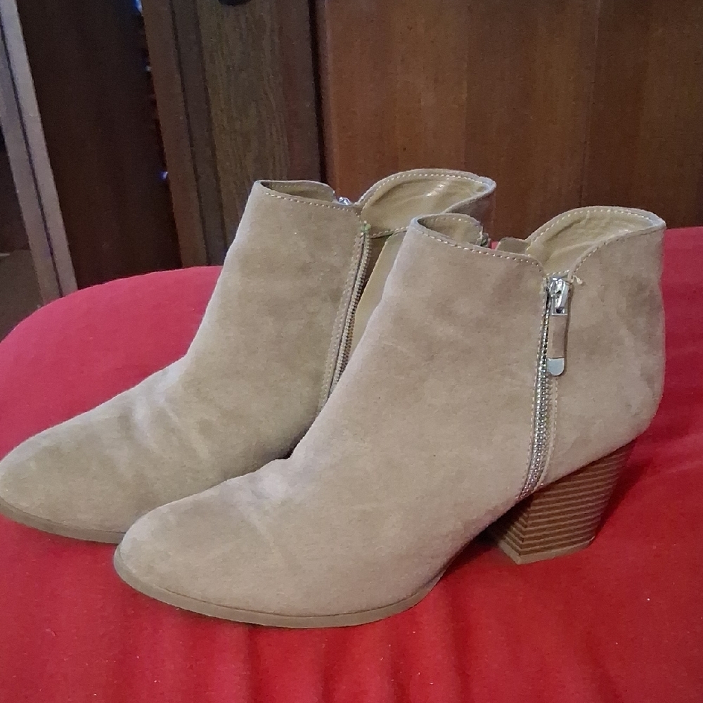 Women's Tan Ankle Boots